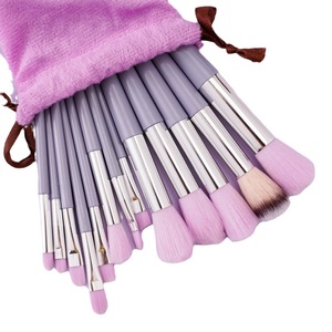 Ensemble de 13 pinceaux de maquillage professionnels à manche en bois et poils synthétiques, avec logo personnalisé, pour le visage, le fond de teint et le correcteur - Product Image 5