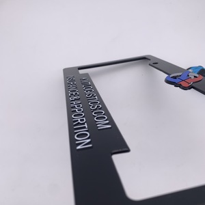 กรอบป้ายทะเบียนทรงตัวอักษรโลโก้รถ USA สีดำ - Product Image 6