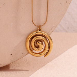High Quality Fashion Gold Plate Sun And <strong>Moon</strong> Pendant <strong>Necklace</strong> Stainless Steel Jewelry For Women Birthday Party Gifts - Product Image 3