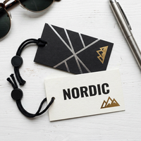 Étiquettes suspendues personnalisées imprimées en feuille d'or de haute qualité avec logo personnalisé pour la conception de mode et la solution d'étiquetage de vêtements de luxe