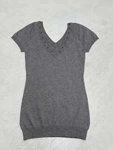 Vestido de punto minimalista de primavera-otoño con cuello en V, ojales, ceñido a la cintura, elegante, favorecedor, de manga corta y elástico. - Product Image 6