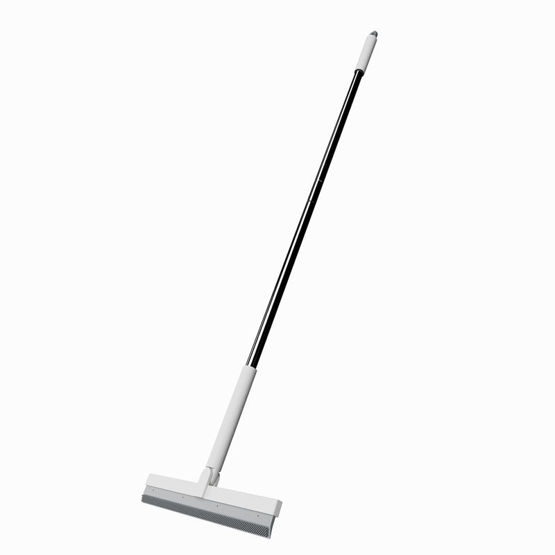 La lune est blanche et occupée