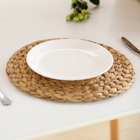 Ensemble de 8 sets de table ronds de style bohème rustique et farmhouse, 35 cm, tissés à la main en jacinthe d'eau, motif uni, accessoires de table à manger