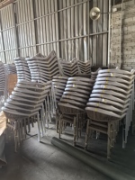 Ensemble table et chaises empilables modernes en aluminium et rotin, durables, pour usage commercial extérieur, entrepôt, magasin, café