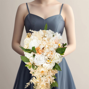 Bouquet de mariée en <span class=keywords><strong>cascade</strong></span> en forme de larme avec fleurs mélangées, fleur artificielle en <span class=keywords><strong>cascade</strong></span> pour cérémonie de mariage et séance photo - Product Image 3