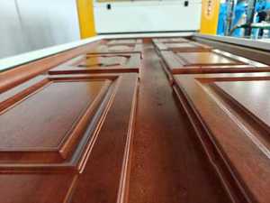 Presse à membrane sous vide multifonctionnelle pour film <span class=keywords><strong>PVC</strong></span>, utilisée pour le revêtement et le laminage des portes d'armoires, dotée de composants PLC automatiques - Product Image 3