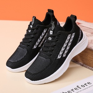 Zapatillas deportivas transpirables para mujer, modelo 2026, con parte superior de malla acanalada, suela suave, calzado informal y moderno - Product Image 1