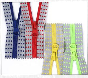 Haute Qualité 3 #5 #8 # Extrémité Ouverte Réfléchissant Zip Bobines Bande Nylon Étanche <span class=keywords><strong>Fermeture</strong></span> <span class=keywords><strong>Éclair</strong></span> <span class=keywords><strong>pour</strong></span> Veste - Product Image 2