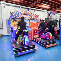Machine de jeu d'arcade de course de motos à deux joueurs avec structure métallique pour enfants dans les centres commerciaux