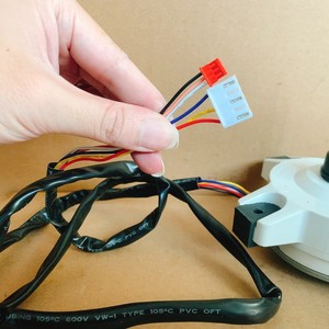 Motor CC sin escobillas de resina L6CAYYYL0054 ZKFP 40 8 5 1 CC 280-340V 1000rpm para unidad exterior de aire acondicionado Panasonic - Product Image 2