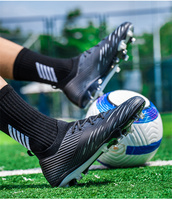 Erkekler İçin Futbol Ayakkabıları İç ve Dış Mekan Yüksek Bilekli Spor Ayakkabıları Ultra Hafif Futbol Botları Kaymaz