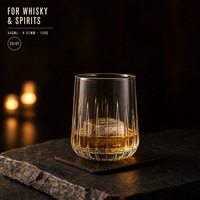 Verre à eau, jus ou thé de 340 ml avec base cannelée, côtés lisses, base arrondie et nervures douces pour un usage quotidien