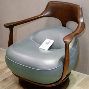 Premium Walnut Wood <b>Swivel</b> Accent <b>Chair</b> Genuine Leather Seat Gold Metal Base Modern Furniture OEM ODM PISANO - Product Image 1