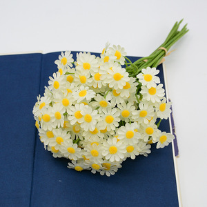 Dongchen Crafts Silk Chamomile Artificial Flowers 2.5 Cm Diameter Hand <b>Tied</b> Bouquet Decorative Flower Photo Props - Product Image 1