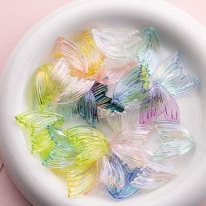 Cadena de cuentas de plástico transparente a granel con forma de cola de pez de resina mixta 27*26mm cuentas acrílicas brillantes para pulsera collar Fabricación de bolígrafos de joyería - Product Image 3