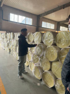 <span class=keywords><strong>Autocollant</strong></span> en feuille de laine de verre ou feutre de laine de verre pour les murs ou les toits. - Product Image 4