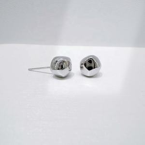 Precio de fábrica, pendientes geométricos hipoalergénicos de plata S925, elegantes y delicados, estilo coreano occidental, pequeños y sencillos para chicas. - Product Image 5