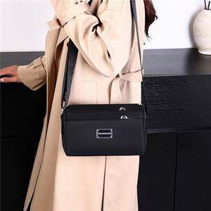 Kuixiavxlie Bolso de hombro para mujer con cierre de cremallera cilíndrico, múltiples compartimentos, uso diario, color rojo - Product Image 2