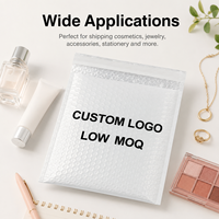 Sac d'expédition en plastique nacré antichoc et étanche avec fermeture auto-adhésive, personnalisable avec logo pour l'emballage de bijoux e-commerce