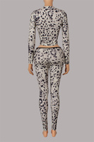 Ensemble deux pièces imprimé léopard pour femme : Crop top à manches longues et col rond, et leggings évasés taille haute moulants
