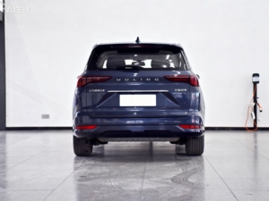 Il Wuling Kejie <span class=keywords><strong>1</strong></span>.5T CVT Flagship First Class 2020 è un MPV compatto. - Product Image 5