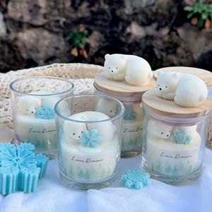 Candela Profumata Orso Polare con Fiocchi di Neve - Regalo Invernale Unico e Accogliente, Decorazione Romantica per la Casa per <span class=keywords><strong>Compleanni</strong></span> e Natale, Candela d'Atmosfera - Product Image 2