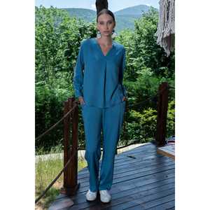 ชุดกางเกงพลีททรงหลวมสำหรับผู้หญิง พร้อมกระเป๋า เสื้อคอวีแขน 7/8 ผ้าวิสโคส และดีไซน์หน้าสั้นหลังยาว - Product Image 1