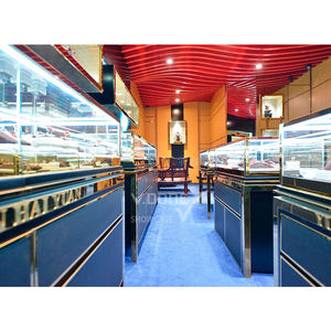 Solution complète pour magasin de bijoux de luxe : vitrine en verre or et noir avec éclairage LED - Product Image 4