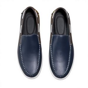 Mocassins de conduite pour hommes en cuir de veau véritable 100% authentique, chaussures plates décontractées avec semelle extérieure en caoutchouc amortissante, logo personnalisé EVERGREEN - Product Image 1