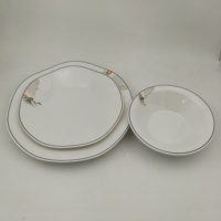 Ensemble de vaisselle en mélamine à motif de vagues irrégulières durables de haute qualité sans BPA assiettes et bol personnalisables pour les hôtels à manger