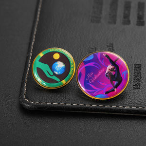 Fabricant de badges personnalisés professionnels 2D 3D ronds en résine époxy, petits pins souvenirs pour danseurs, pour chapeaux - Product Image 5