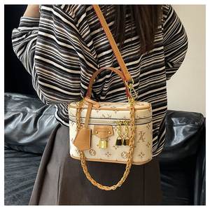 5A + 高品质2025新款女式奢华包厂家批发生产设计师大容量旅行斜挎包 - Product Image 5