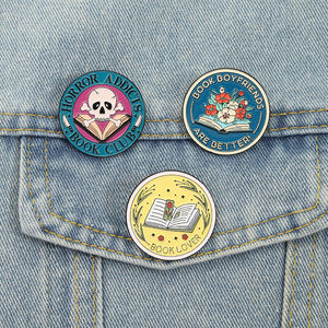 Эмалированная брошь в виде черепа - Product Image 1