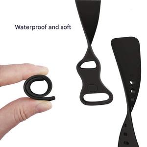 Correa de Repuesto de Silicona Suave Upro para Fitbit Versa 3/Sense, Correa Deportiva Transpirable para Reloj Inteligente - Product Image 6