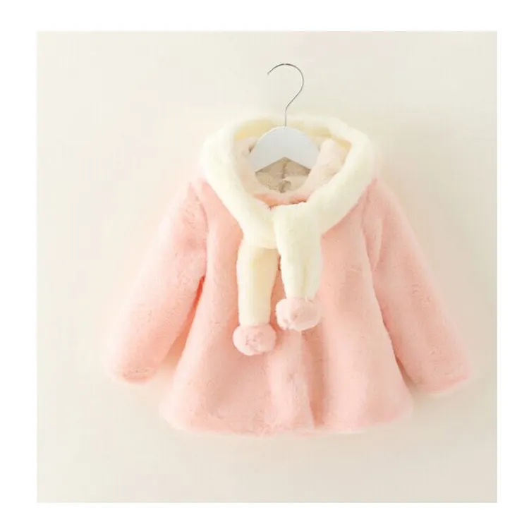 Manteau en fausse fourrure pour filles, pompon doux, à capuche, vêtements mignon et chaud pour enfants, nouvelle collection d'hiver