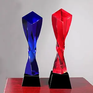 MH-NJ00490 morden style bleu rouge bijou grand trophée en cristal prisme crystal awards