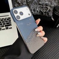 Coque de téléphone en carbone brasé créative antichute demi-coque rigide pour iPhone 17 Pro Max 16 15 14 13 12