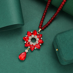 Flower Shape Zinc Alloy Pendant Necklace With Red Crystal Diamond Pave Setting For Fashion Jewelry Accessories - Product Image 1