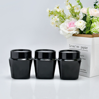 Pot en plastique noir rond de 500 ml (16 oz) pour gommage corporel, crème pour le visage, vide, avec couvercle noir