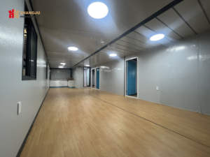 <span class=keywords><strong>Cabine</strong></span> <span class=keywords><strong>de</strong></span> <span class=keywords><strong>plage</strong></span> écologique <span class=keywords><strong>de</strong></span> trois pièces préfabriquée pour l'été Panneau sandwich extensible en acier pour hôtels - Product Image 4