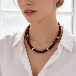 Collar de Perlas de Agua Dulce y Virutas de Granate Natural Metafísico, Joyería Curativa para el Día de la Madre y Promociones de Cumpleaños - Product Image 1