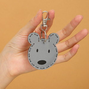 Porte-clés en cuir artificiel réfléchissant, pendentif animal (hibou, chat, lapin, ours, pingouin), accessoire de sécurité nocturne - Product Image 2