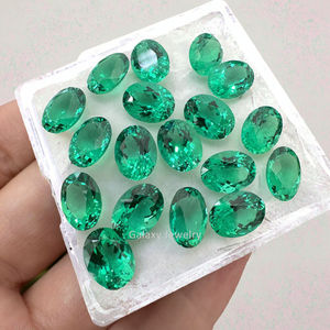 Prix abordable Pierres précieuses d'émeraude vertes de 1 carat, de forme ovale, traitées thermiquement et créées en laboratoire, pour la fabrication de bijoux - Product Image 4