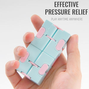 Mini jouets de voyage anti-stress : Fidget Cube, Magic Puzzle, Flip Cube, Infinity Cube pour adultes et enfants, soulagement de l'anxiété et de l'ADHD - Product Image 4