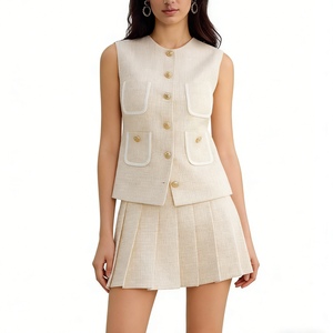 ชุดเซ็ต 2 ชิ้นสำหรับผู้หญิง - เสื้อกั๊กแขนกุดติดกระดุมด้านหน้าและกระโปรงมินิสั้นจีบ แฟชั่น - Product Image 1