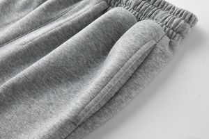 بنطال رياضي رجالي مبطن بالصوف من القطن ثقيل الوزن بقصة أرجل واسعة فضفاضة وتصميم شعار مخصص بتأثير عتيق مغسول - Product Image 6