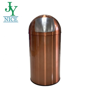 <span class=keywords><strong>Cubo</strong></span> de <span class=keywords><strong>basura</strong></span> comercial con tapa de empuje de satén cepillado de cobre y oro rosa de <span class=keywords><strong>18</strong></span> <span class=keywords><strong>litros</strong></span> para Centro Comercial rectangular - Product Image 3