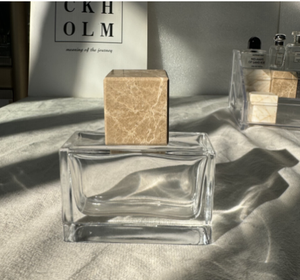 Haute Qualité De Luxe Carré Bouteilles De Parfum En Verre Vide Verre Clair Naturel <span class=keywords><strong>Jade</strong></span> Spar Cap 30ml Pompe Pulvérisateur Écran Imprimé Reed - Product Image 6