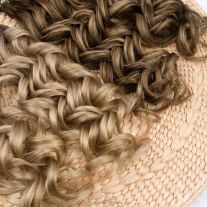 Extensions de cheveux vierges Genius Weft personnalisées, invisibles et sans couture, cheveux vierges Remy avec cuticules alignées, Genius Weft pouvant être coupés - Product Image 4