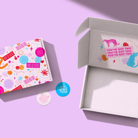 Boîte de courrier de luxe rose avec Logo personnalisé, boîte d'emballage en papier ondulé pour cadeau/artisanat/beauté/abonnement